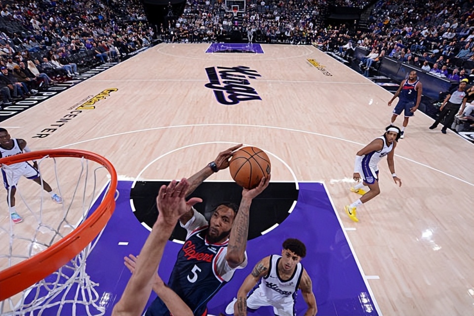 突出, 还是 突出, 还是