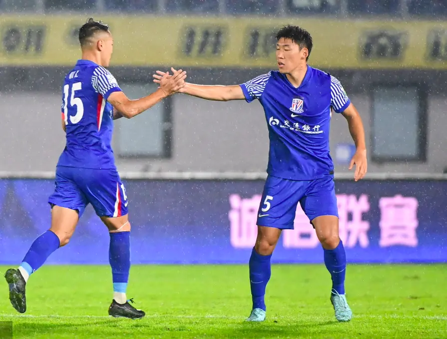 对手队长踹 对手队长踹