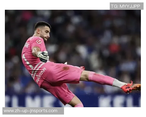 加泰电台：西人忧虑德比时霍安被进犯，将加强球门后看台安保